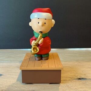 Hallmark Charlie Brown Peanuts Gang wireless Christmas music band VIDEO 2012